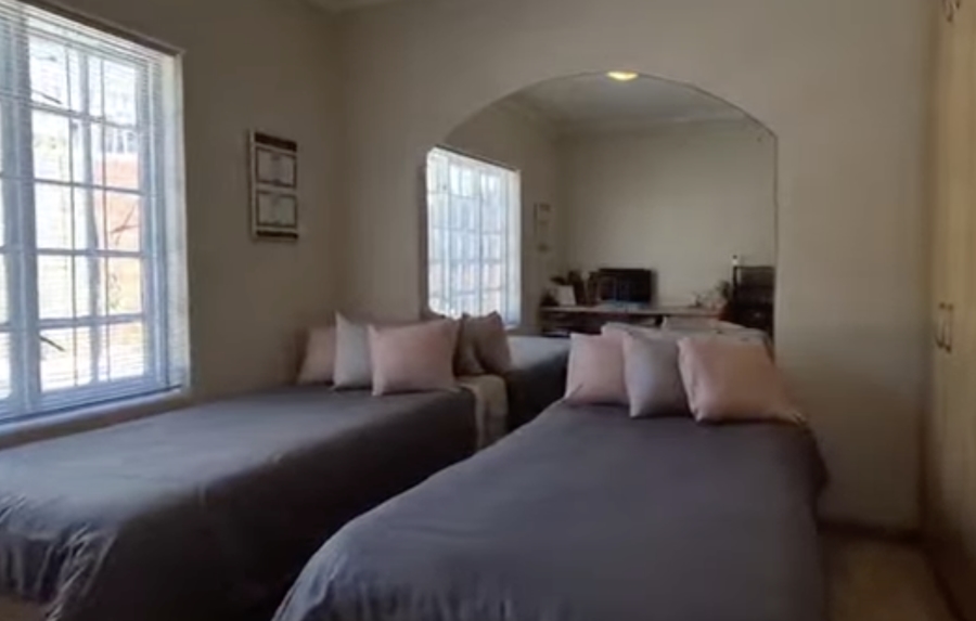 3 Bedroom Property for Sale in Middedorp Western Cape